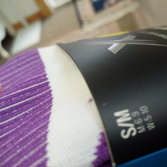 Xtreme fit ultra v striped granuated compression socks low cut. Sz s/m or l/xlg - Picture 4 of 5